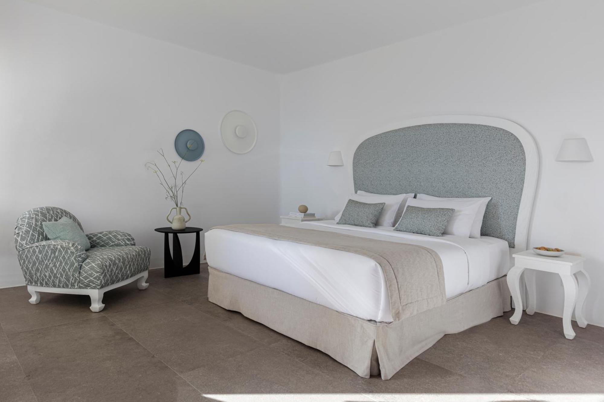 Canaves - Small Luxury Of The World אויה